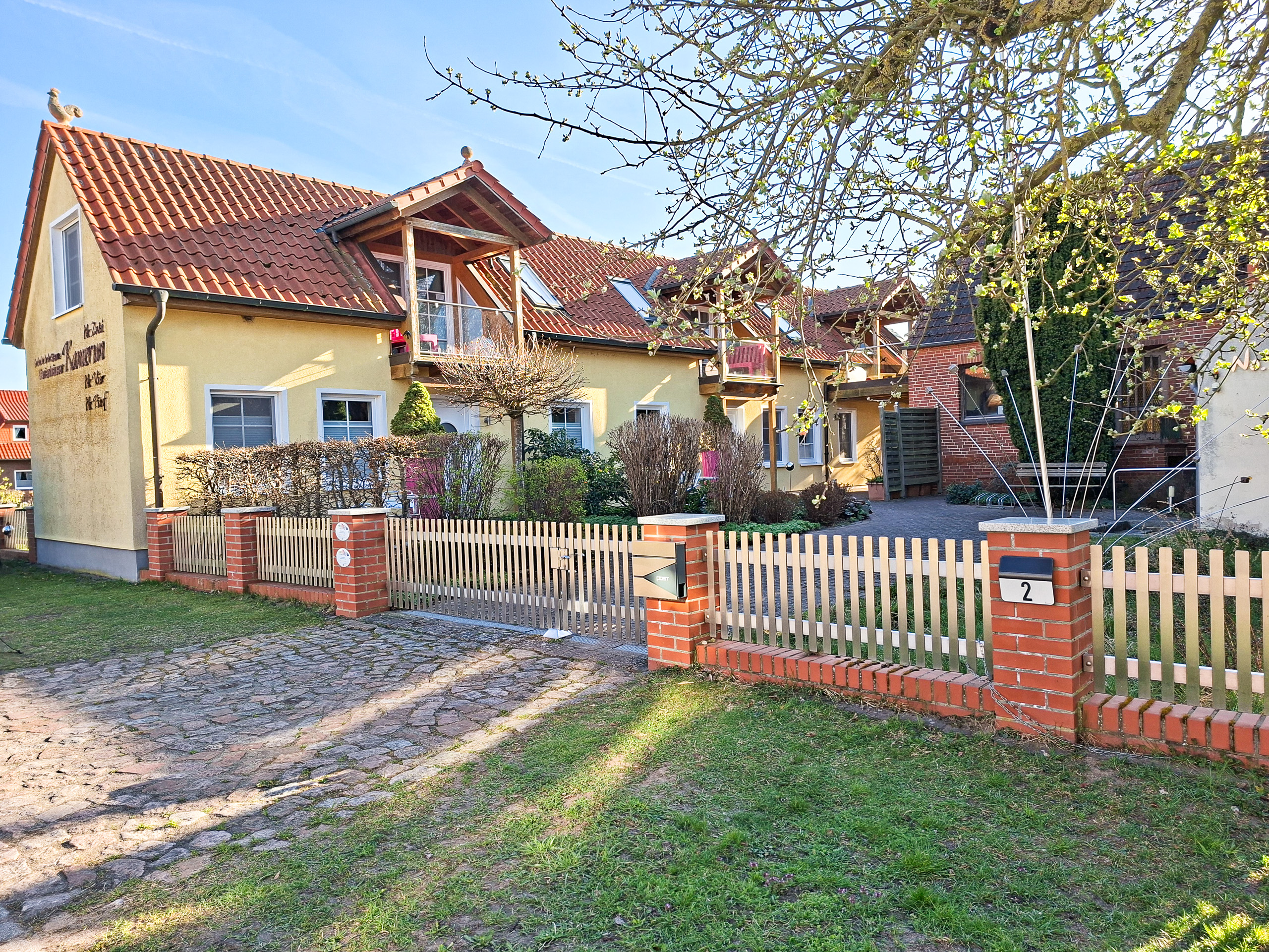 Urlaub im Ferienhaus Kamerun an der Elbe: Genießen Sie die Ruhe im Wendland. Nahe Hitzacker und Dömitz gelegen, bietet unser Haus Komfort direkt am Elberadweg.